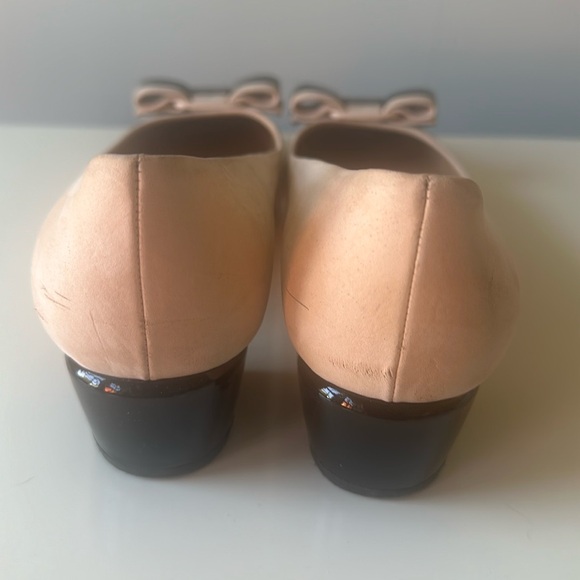 Salvatore Ferragamo Vara Suede Bow Accent Pumps - Picture 4 of 10